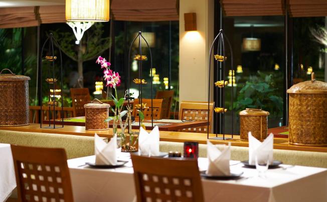Фото отеля Naithonburi Beach Resort phuket