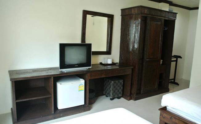 Фото отеля Lek City Hotel