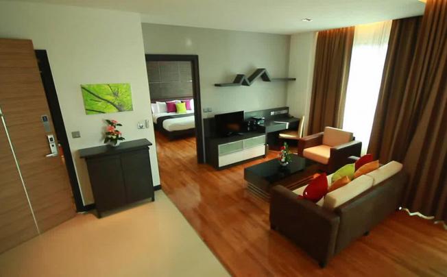 Фото отеля The vertical suite hotel