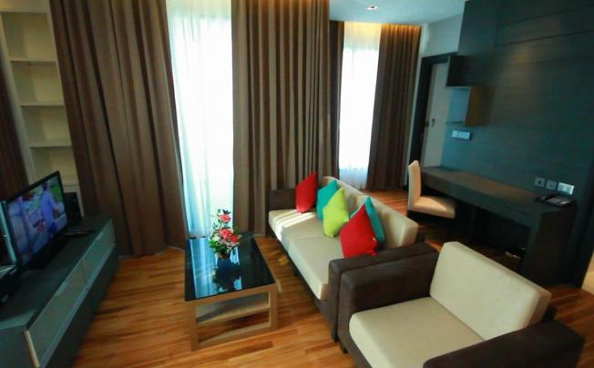 Фото отеля The vertical suite hotel