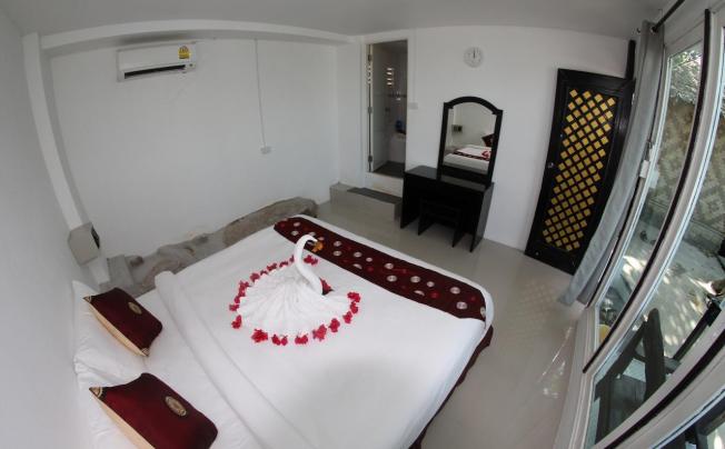 Фото отеля Phi Phi Cozy Seafront Resort