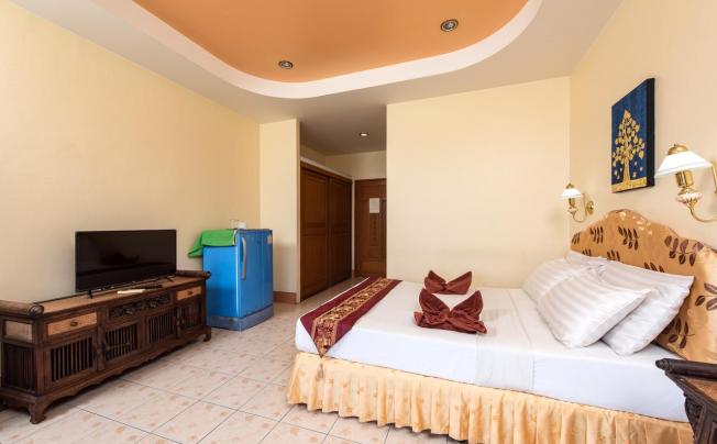 Фото отеля BAAN KARON HILL PHUKET RESORT