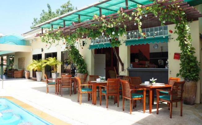Фото отеля THE ROYAL TROPICAL BEACH