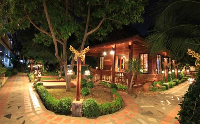 Фото отеля DIANA GARDEN RESORT 