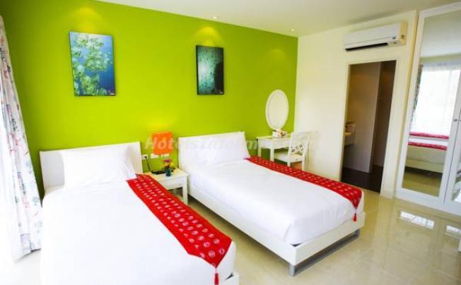 Фото отеля Kata Beach Center Hotel