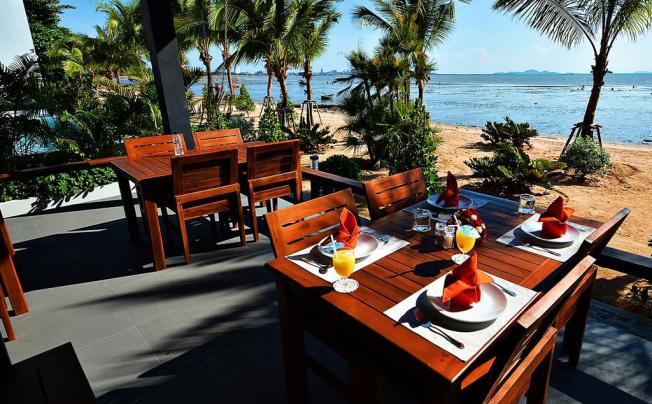 Фото отеля GOLDEN DRAGON BEACH RESORT