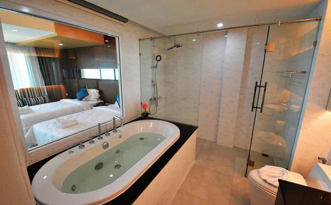 Фото отеля GOLDEN DRAGON BEACH RESORT