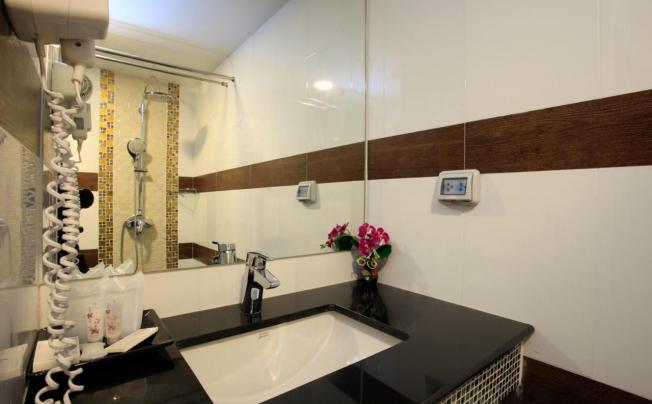Фото отеля Orchid Garden Hotel
