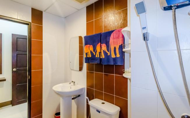 Фото отеля BAAN YUYEN KARON GUESTHOUSE