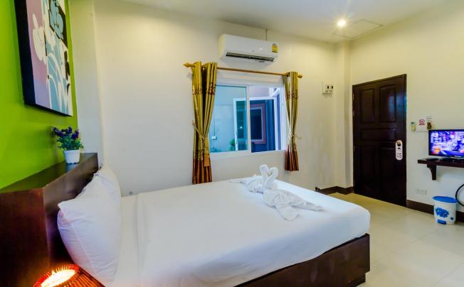 Фото отеля BAAN YUYEN KARON GUESTHOUSE