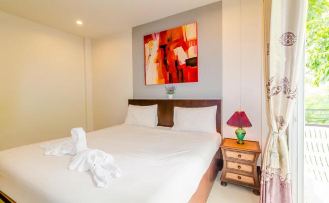 Фото отеля BAAN YUYEN KARON GUESTHOUSE