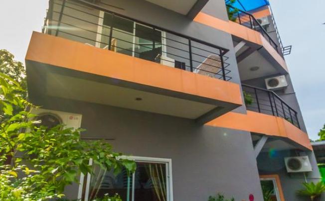 Фото отеля BAAN YUYEN KARON GUESTHOUSE