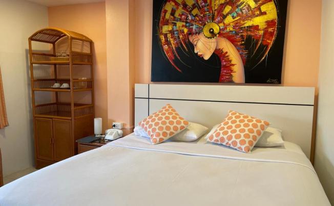 Фото отеля Summer Breeze Hotel