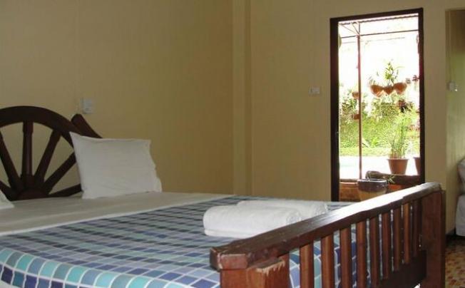 Фото отеля Baan Kasemsuk Guesthouse