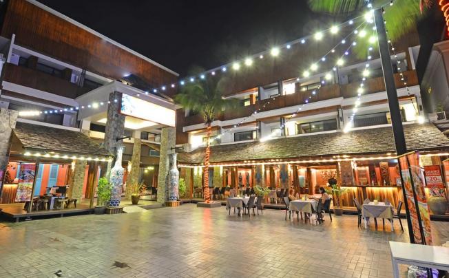 Фото отеля Lap Roi Karon Beachfront Hotel & Resort