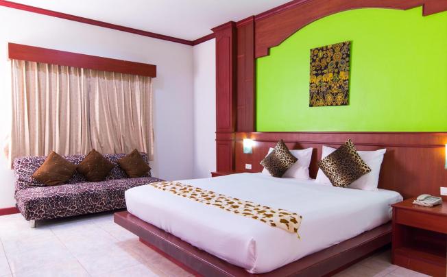Фото отеля Forest Patong Hotel