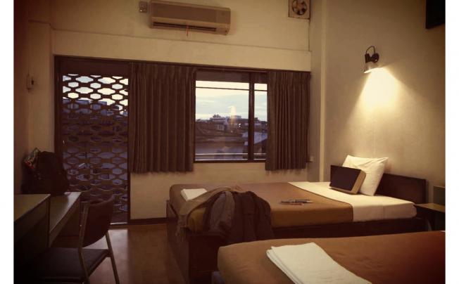Фото отеля Krungkasem Srikrung Hotel