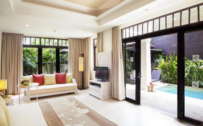 Фото отеля MELATI BEACH RESORT & SPA 