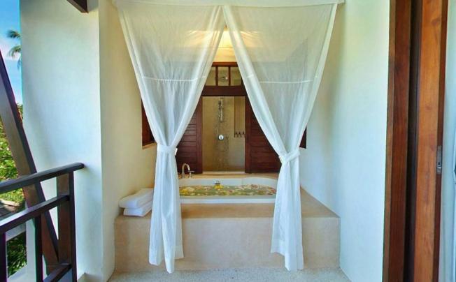 Фото отеля MELATI BEACH RESORT & SPA 