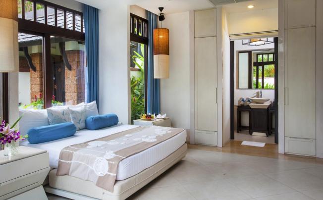 Фото отеля MELATI BEACH RESORT & SPA 