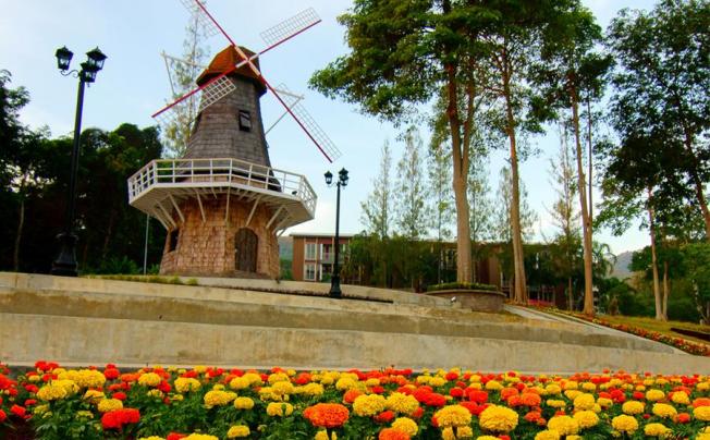 Фото отеля Brookside valley resort