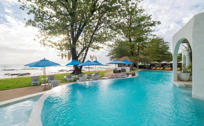 Фото отеля Ocean Breeze Resort Khaolak