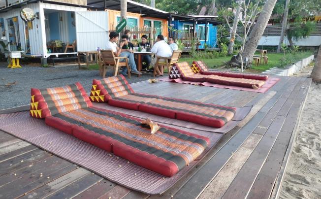 Фото отеля Think & Retro Cafe Lipa Noi Samui