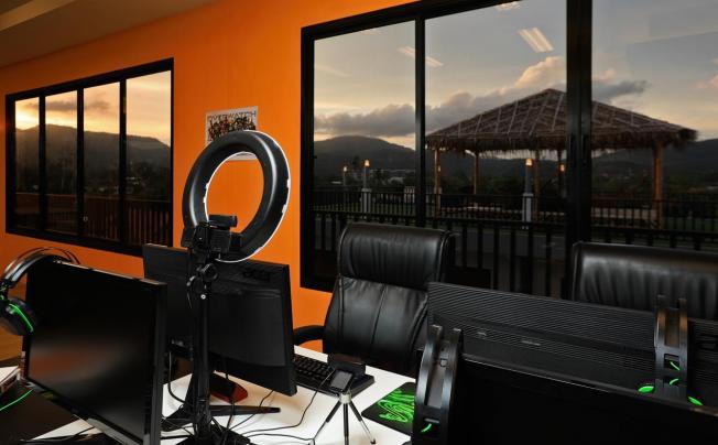 Фото отеля Gamers Paradise Hotel