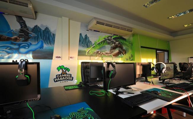 Фото отеля Gamers Paradise Hotel