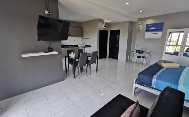 Фото отеля Karon Studio Service Apartment