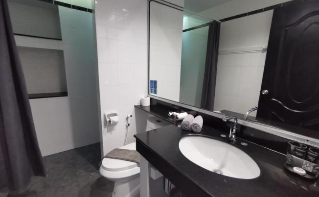 Фото отеля Karon Studio Service Apartment