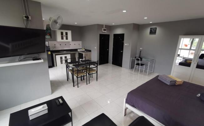 Фото отеля Karon Studio Service Apartment