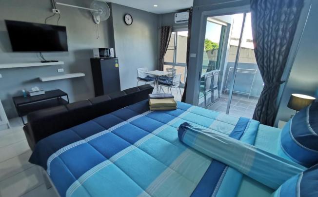Фото отеля Karon Studio Service Apartment