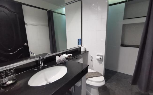 Фото отеля Karon Studio Service Apartment