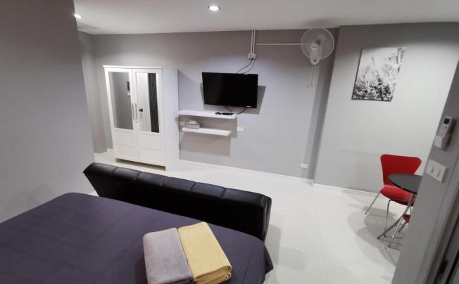 Фото отеля Karon Studio Service Apartment