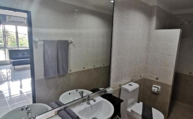 Фото отеля Karon Studio Service Apartment
