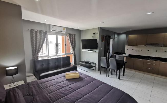 Фото отеля Karon Studio Service Apartment