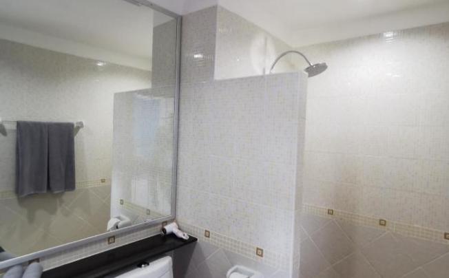 Фото отеля Karon Studio Service Apartment
