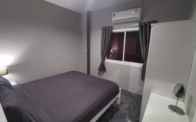 Фото отеля Karon Studio Service Apartment