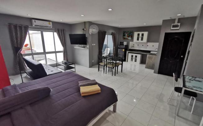 Фото отеля Karon Studio Service Apartment