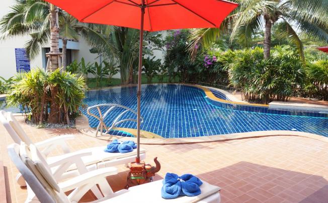 Фото отеля THE ROYAL TROPICAL BEACH CONDOMINIUM