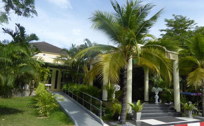 Фото отеля THE ROYAL TROPICAL BEACH CONDOMINIUM
