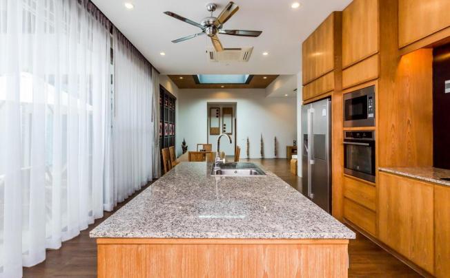 Фото отеля Baan Bua Nai Harn Luxury Villa