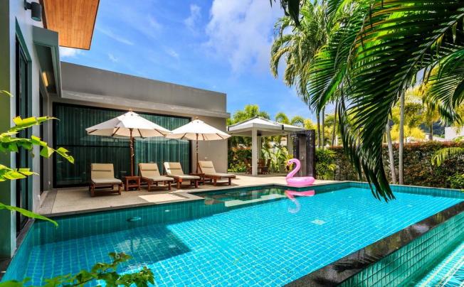 Фото отеля Baan Bua Nai Harn Luxury Villa