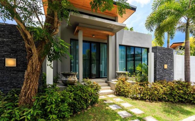 Фото отеля Baan Bua Nai Harn Luxury Villa
