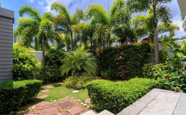 Фото отеля Baan Bua Nai Harn Luxury Villa