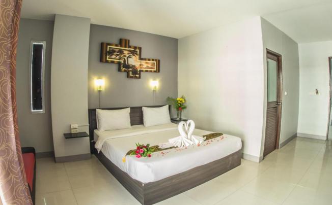 Фото отеля Holiday Home Patong