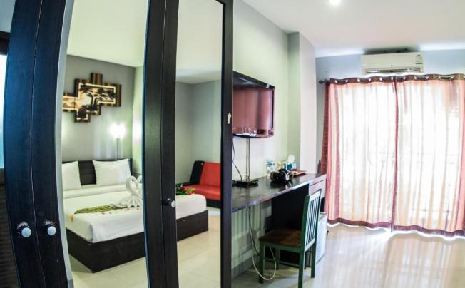 Фото отеля Holiday Home Patong