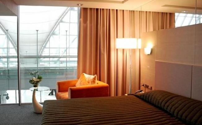 Фото отеля Louis' Tavern Transit Hotel Dayrooms Suvarnabhumi Airport