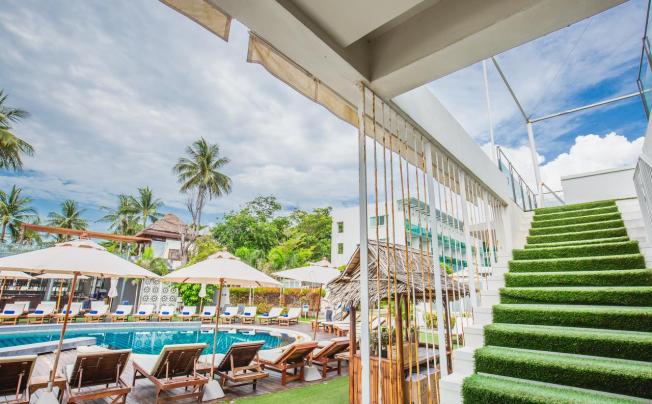 Фото отеля KC BEACH CLUB HOTEL & POOL VILLAS 